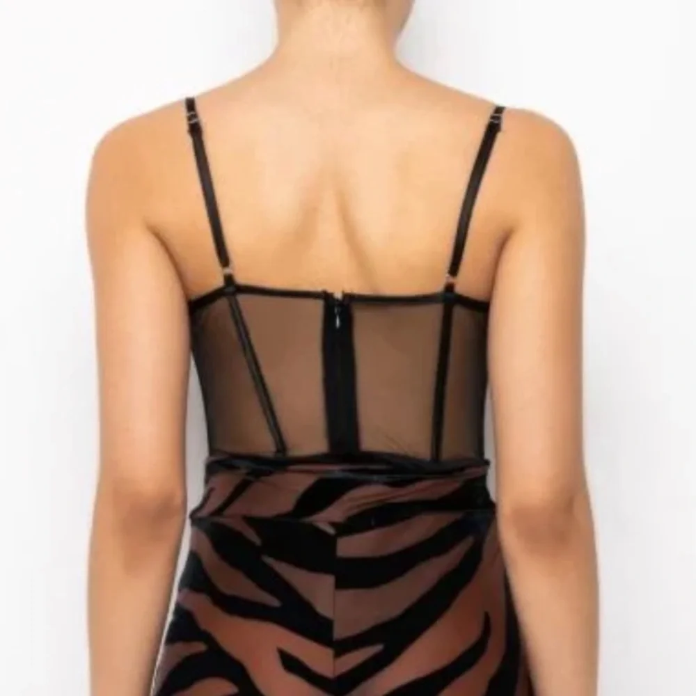 AKIRA Black Mesh Corset Bodysuit - Picture 4 of 4